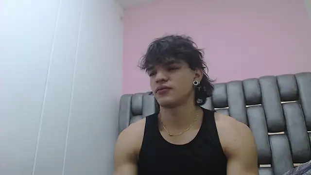 Snapshot of AlbertBernal69 chatting on 03-08-25, 02:23 AlbertBernal69 online show from 03-08-25, 02:23