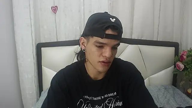 Snapshot of AlbertBernal69 chatting on 03-19-25, 03:09 AlbertBernal69 online show from 03-19-25, 03:09