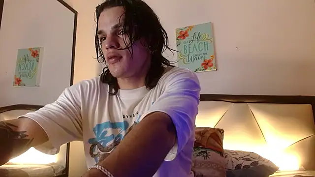 Snapshot of AlbertBernal69 chatting on 10-14-25, 03:51 AlbertBernal69 online show from 10-14-25, 03:51