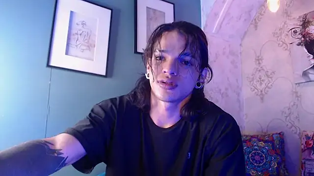 Snapshot of AlbertBernal69 chatting on 10-17-25, 03:31 AlbertBernal69 online show from 10-17-25, 03:31