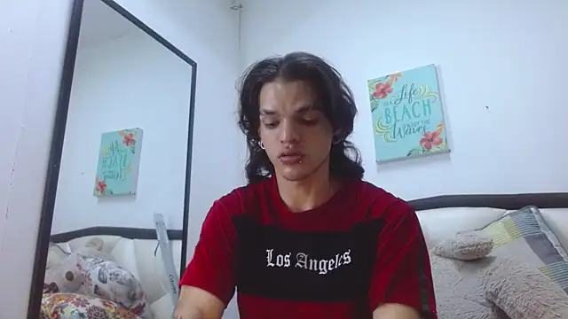 Snapshot of AlbertBernal69 chatting on 10-22-25, 03:51 AlbertBernal69 online show from 10-22-25, 03:51