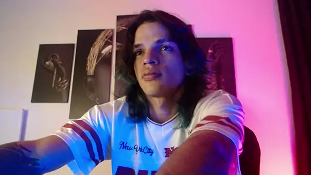 Snapshot of AlbertBernal69 chatting on 11-14-25, 03:49 AlbertBernal69 online show from 11-14-25, 03:49