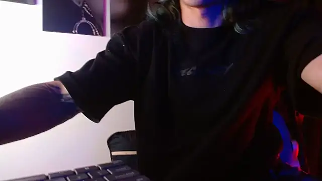 Snapshot of AlbertBernal69 chatting on 11-28-25, 04:26 AlbertBernal69 online show from 11-28-25, 04:26