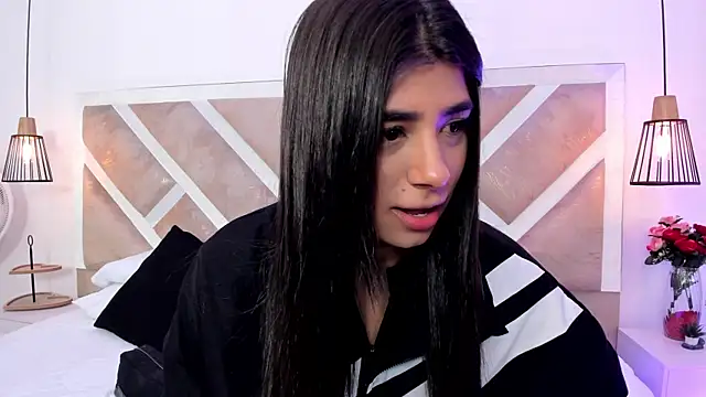 Snapshot of ZiaCalifa chatting on 05-25-26, 11:38 ZiaCalifa online show from 05-25-26, 11:38