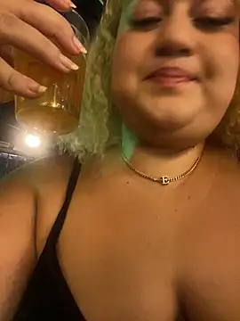 Snapshot of MinaBoss chatting on 02-07-25, 01:47 MinaBoss online show from 02-07-25, 01:47