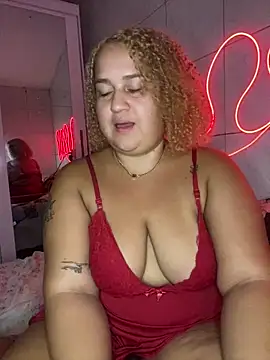 Snapshot of MinaBoss chatting on 02-11-25, 12:06 MinaBoss online show from 02-11-25, 12:06