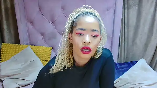 Snapshot of AFRICANGODDESSXXX chatting on 10-25-25, 01:13 AFRICANGODDESSXXX online show from 10-25-25, 01:13