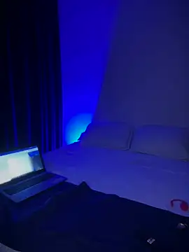 Insane Issa online show from 03-09-25, 01:25