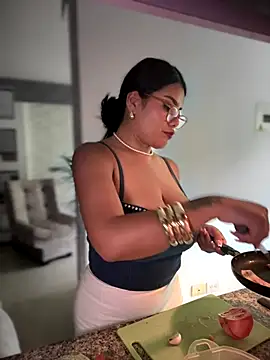 Insane Issa online show from 12-18-25, 06:36