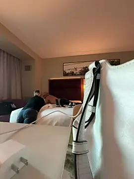 Snapshot of SummerBlueMoon chatting on 01-09-26, 05:26 SummerBlueMoon online show from 01-09-26, 05:26