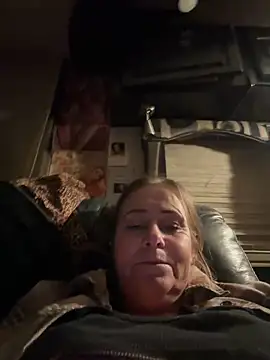 Snapshot of SummerBlueMoon chatting on 02-08-26, 02:15 SummerBlueMoon online show from 02-08-26, 02:15