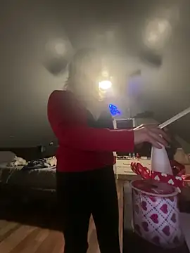 Snapshot of SummerBlueMoon chatting on 02-09-26, 04:16 SummerBlueMoon online show from 02-09-26, 04:16