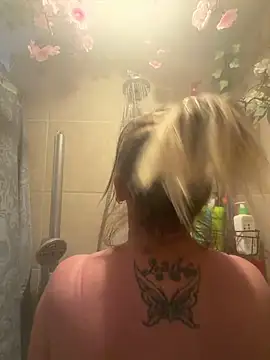 Snapshot of SummerBlueMoon chatting on 02-16-26, 11:45 SummerBlueMoon online show from 02-16-26, 11:45