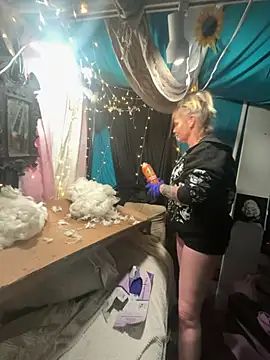 Snapshot of SummerBlueMoon chatting on 03-04-26, 03:34 SummerBlueMoon online show from 03-04-26, 03:34