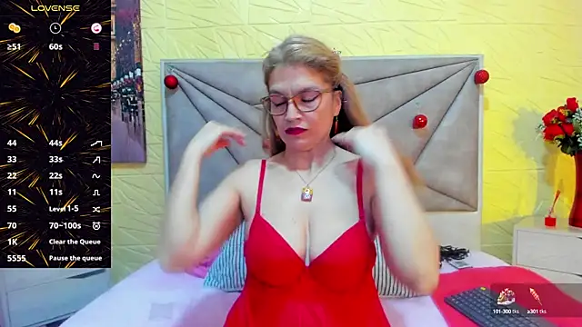 Snapshot of Esmeralda_oikos chatting on 02-04-25, 08:28 Esmeralda oikos online show from 02-04-25, 08:28