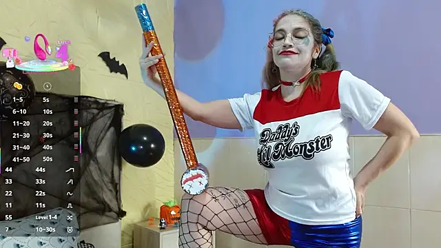 Snapshot of Esmeralda_oikos chatting on 10-31-25, 04:02 Esmeralda oikos online show from 10-31-25, 04:02