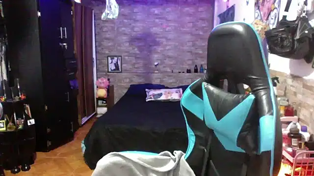 AngelaQueen  online show from 04-26-26, 04:37