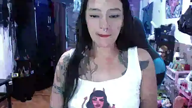 Snapshot of AngelaQueen_ chatting on 05-16-26, 06:28 AngelaQueen online show from 05-16-26, 06:28