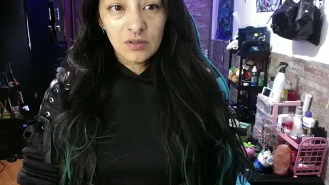 Snapshot of AngelaQueen_ chatting on 06-11-26, 07:56 AngelaQueen online show from 06-11-26, 07:56