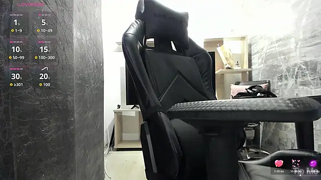 LunaBaker-1 online show from 12-19-25, 08:49