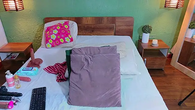 dannaahbrown online show from 06-08-26, 12:27