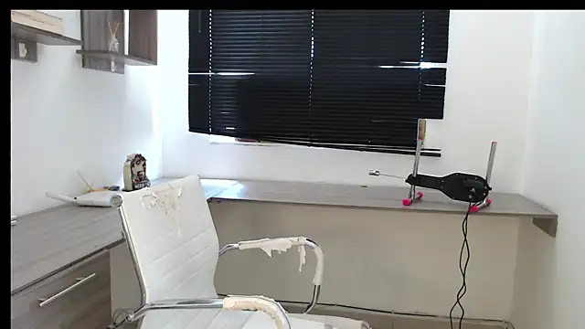 MIYESSI online show from 09-08-25, 04:39