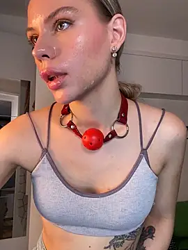 Snapshot of KittyKatyDream chatting on 11-19-25, 03:01 KittyKatyDream online show from 11-19-25, 03:01