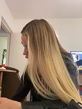 KittyKatyDream online show from 04-12-26, 04:01