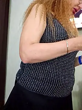 Snapshot of LybovNTV chatting on 09-24-25, 10:24 LybovNTV online show from 09-24-25, 10:24