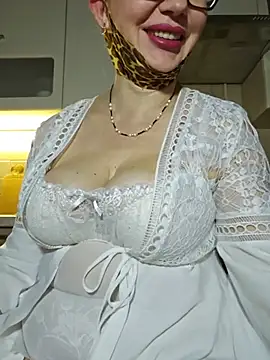 Snapshot of LybovNTV chatting on 06-15-26, 10:56 LybovNTV online show from 06-15-26, 10:56
