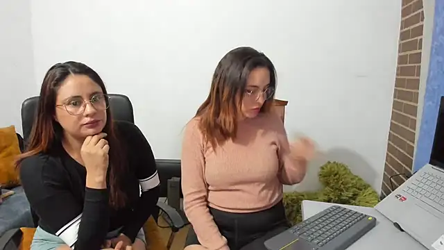  girls on fire  online show from 03-06-25, 02:30