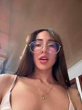 Snapshot of lauravasquez chatting on 01-31-25, 09:05 lauravasquez online show from 01-31-25, 09:05