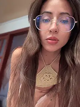 Snapshot of lauravasquez chatting on 02-18-25, 05:31 lauravasquez online show from 02-18-25, 05:31