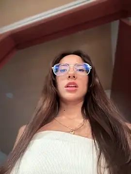 Snapshot of lauravasquez chatting on 03-09-25, 06:00 lauravasquez online show from 03-09-25, 06:00