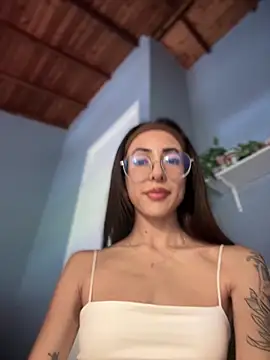 Snapshot of lauravasquez chatting on 09-13-25, 04:51 lauravasquez online show from 09-13-25, 04:51