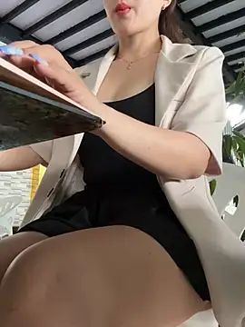 Jessical online show from 02-22-25, 05:55