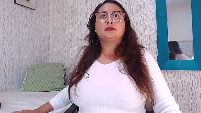 NadiaWhite online show from 02-14-25, 06:29