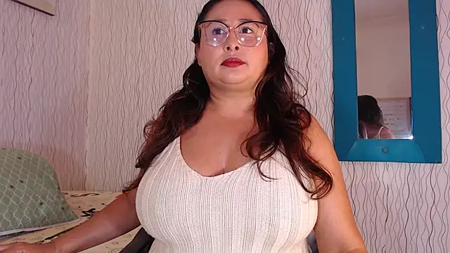 NadiaWhite online show from 09-10-25, 05:46