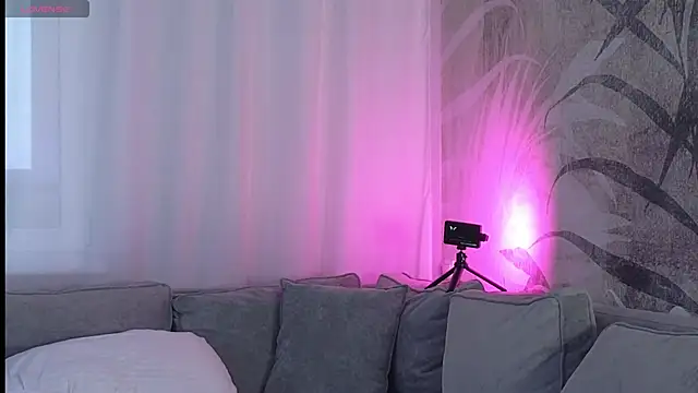 lily  foster online show from 12-06-24, 05:53