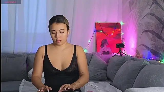 lily  foster online show from 12-30-24, 06:09