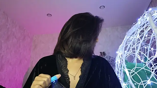 lily  foster online show from 12-19-25, 06:53