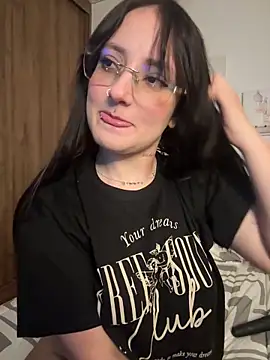 Snapshot of Megan_lu2 chatting on 02-11-25, 03:29 Megan lu2 online show from 02-11-25, 03:29