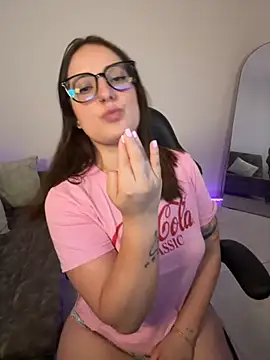 Snapshot of Megan_lu2 chatting on 09-30-25, 06:18 Megan lu2 online show from 09-30-25, 06:18