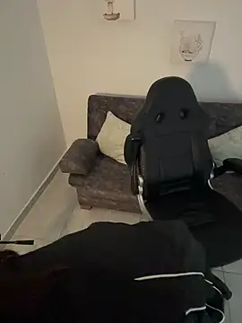 Snapshot of Megan_lu2 chatting on 11-24-25, 04:01 Megan lu2 online show from 11-24-25, 04:01