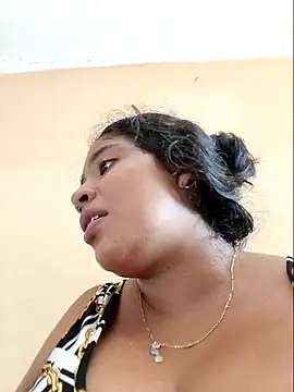 moncerrat luna online show from 12-01-24, 08:09