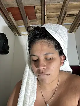 moncerrat luna online show from 02-25-26, 08:51