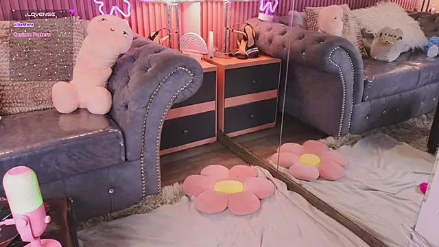 Emiily Scott1 online show from 01-08-25, 04:00