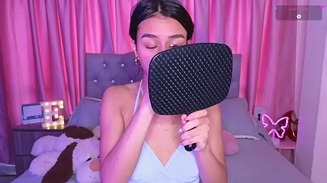 Snapshot of Emiily_Scott1 chatting on 11-08-25, 02:28 Emiily Scott1 online show from 11-08-25, 02:28