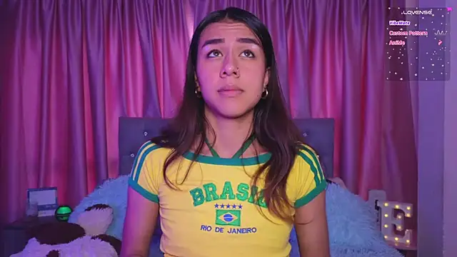 Snapshot of Emiily_Scott1 chatting on 11-29-25, 02:42 Emiily Scott1 online show from 11-29-25, 02:42