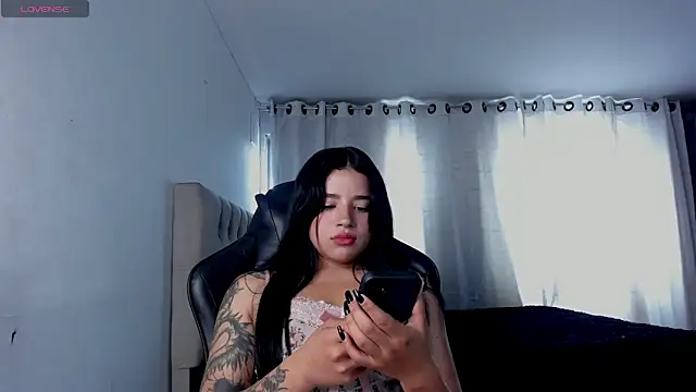 aliice walker  online show from 04-17-26, 05:38